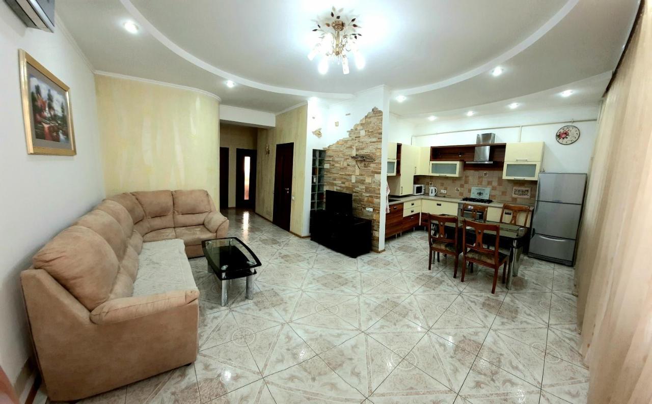 Elegance Apartment Chisinau Center Close To Stefan Cel Mare エクステリア 写真