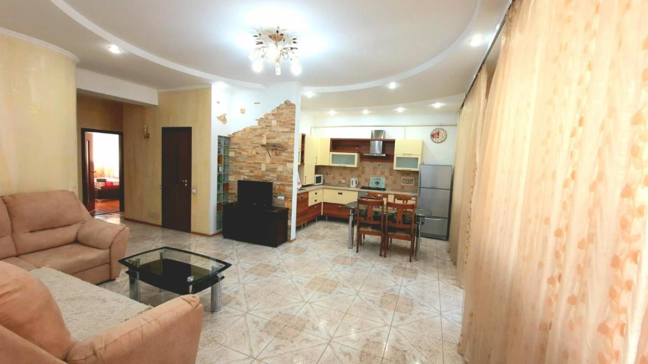 Elegance Apartment Chisinau Center Close To Stefan Cel Mare エクステリア 写真